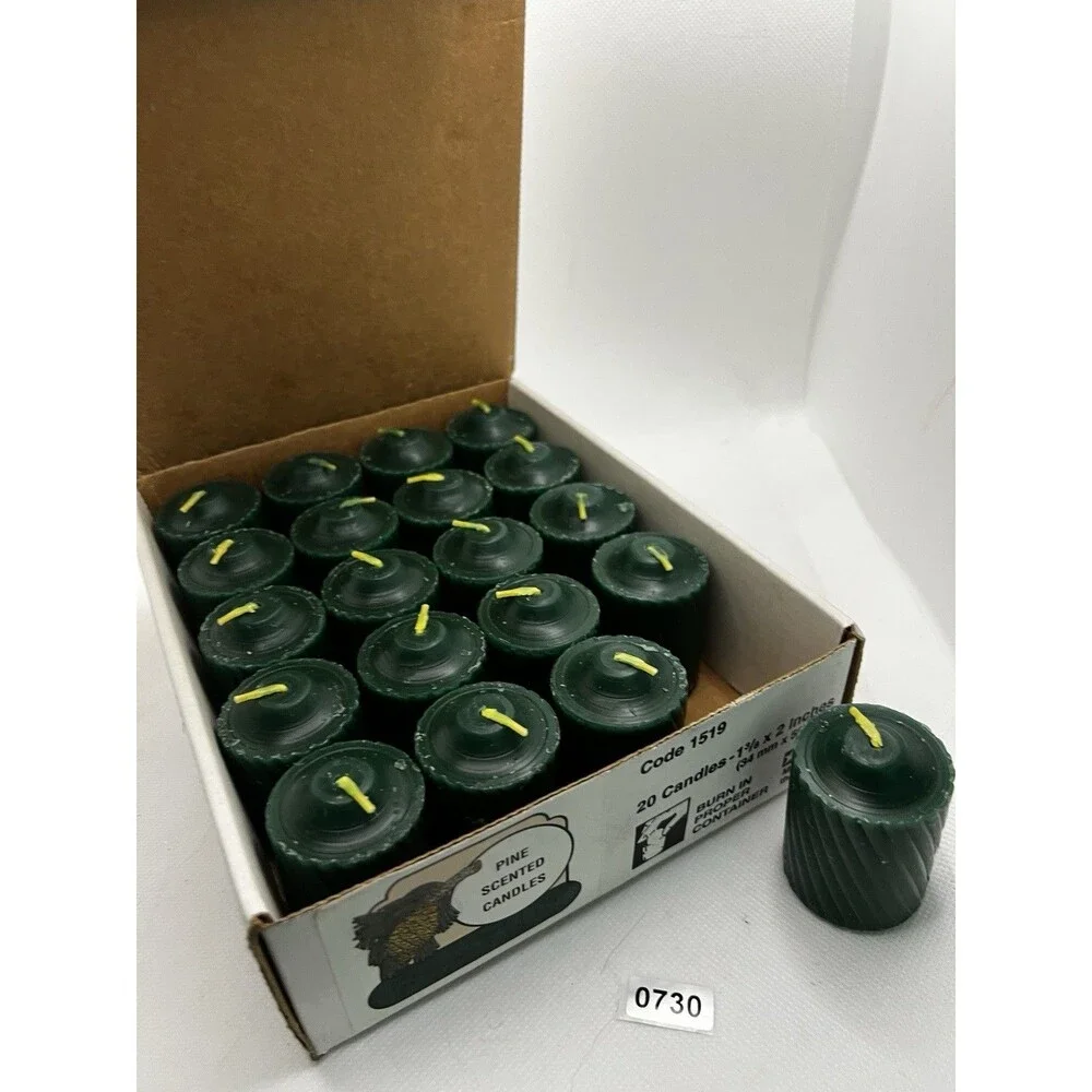 Vintage Candle Made In USA Boxed  General Wax & Co. 20 green  1 3/8 x 2